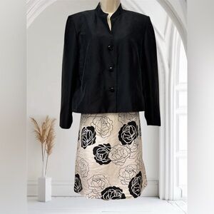 Silk vintage Dressbarn jacket and skirt set Cream Silk skirt, B&W top size14